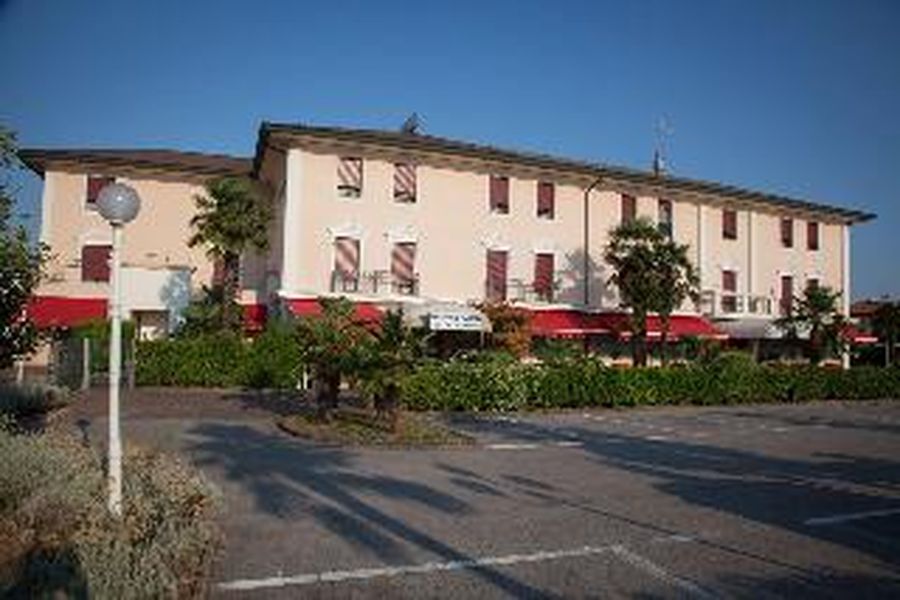 photo-0