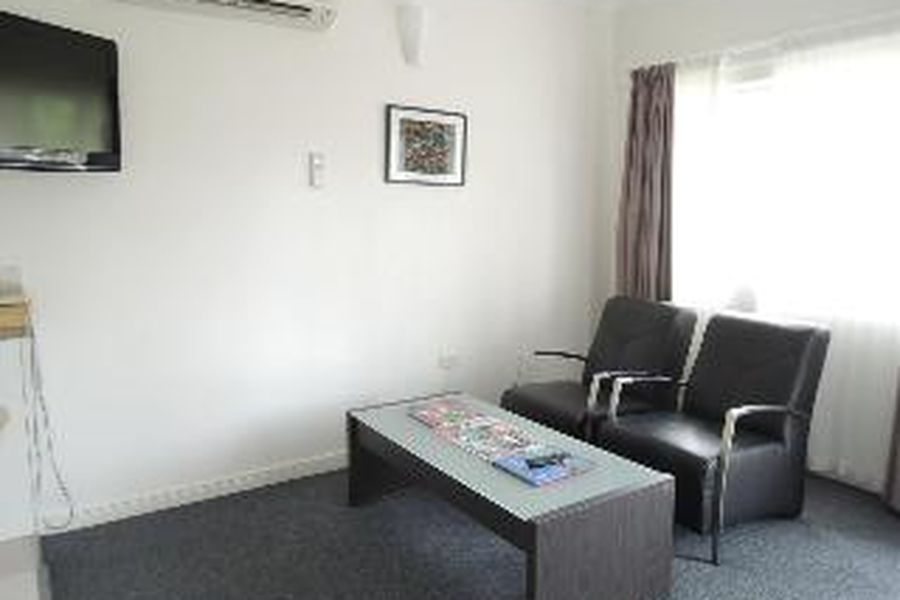 photo-0