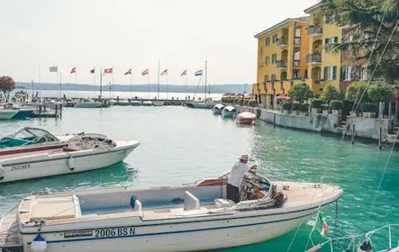 Sirmione: recorrido a pie + recorrido en barco