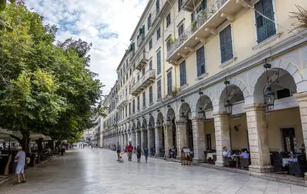 Corfu à noite