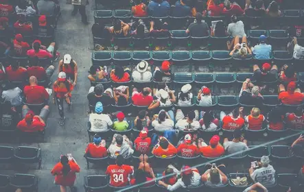 Juego de béisbol de los Angelinos de Los Ángeles en el Angel Stadium