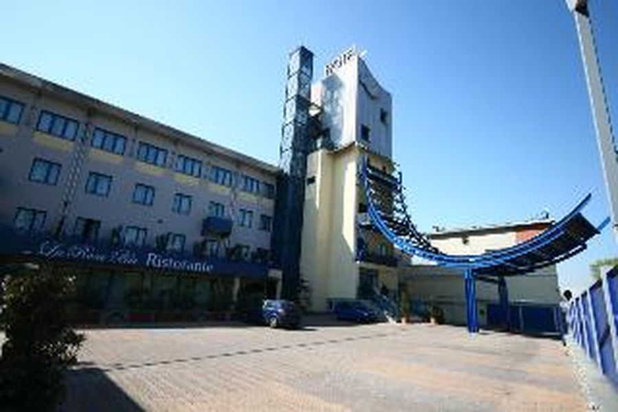 photo-0