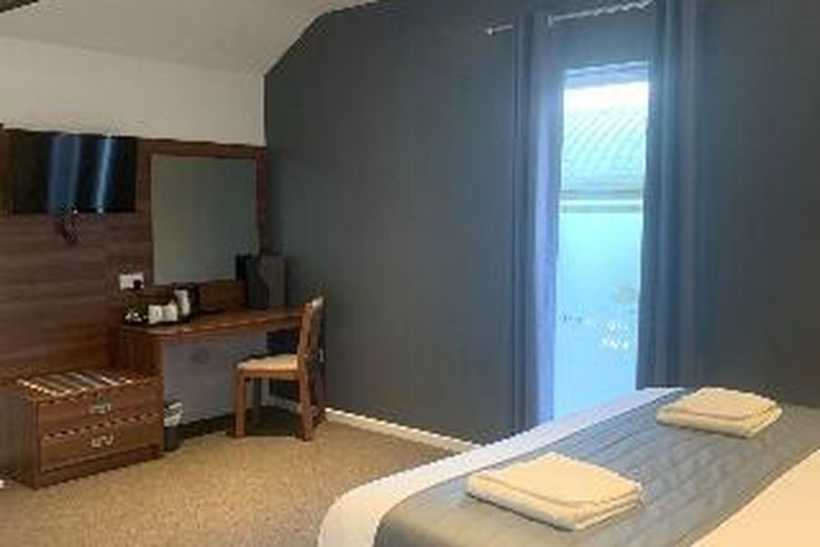 photo-0
