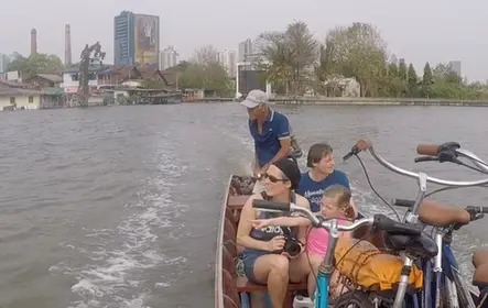 Passeio de bicicleta pelas cores de Bangkok